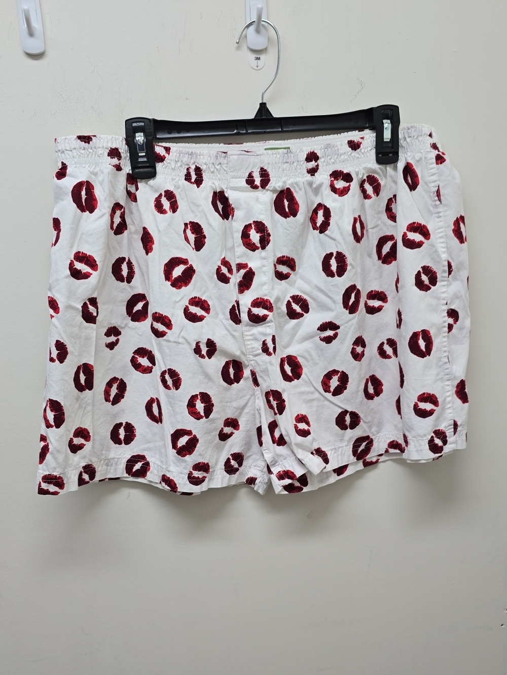 MERONA Men's White Boxer Shorts with Red Lip Print - Size XL